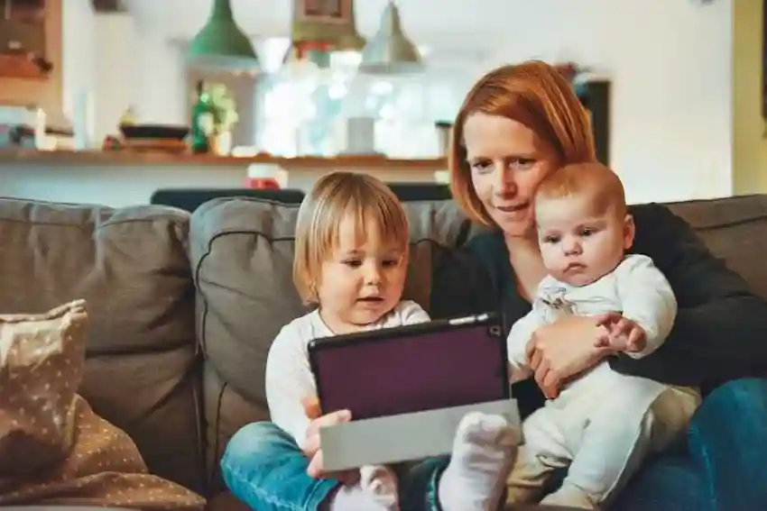 Mother on parental leave with her two children